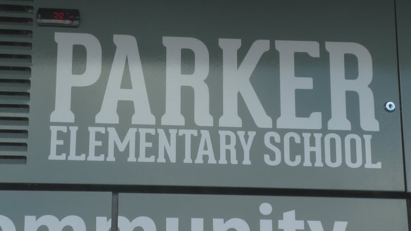 Nuevos casilleros de alimentos en escuela primaria Parker