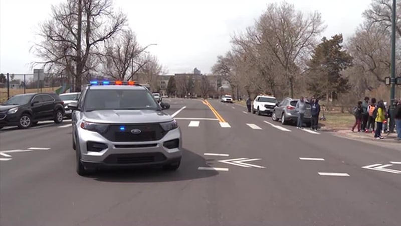 Distrito escolar va más allá de prohibir a ICE en las escuelas. Busca designar como zonas...