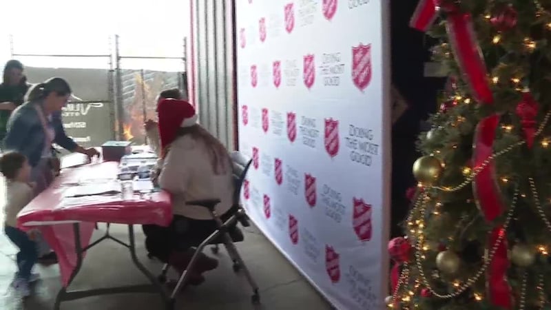 Programa Angel Tree de Salvation Army ayudó a 615 familias